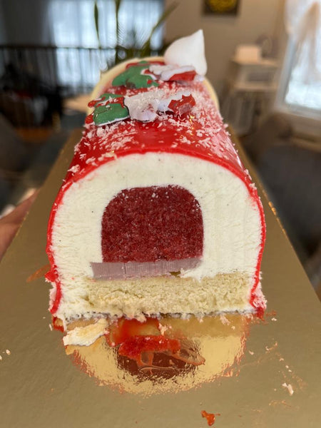 Bûche de Noël La rouge : Hibiscus, fraise et coco